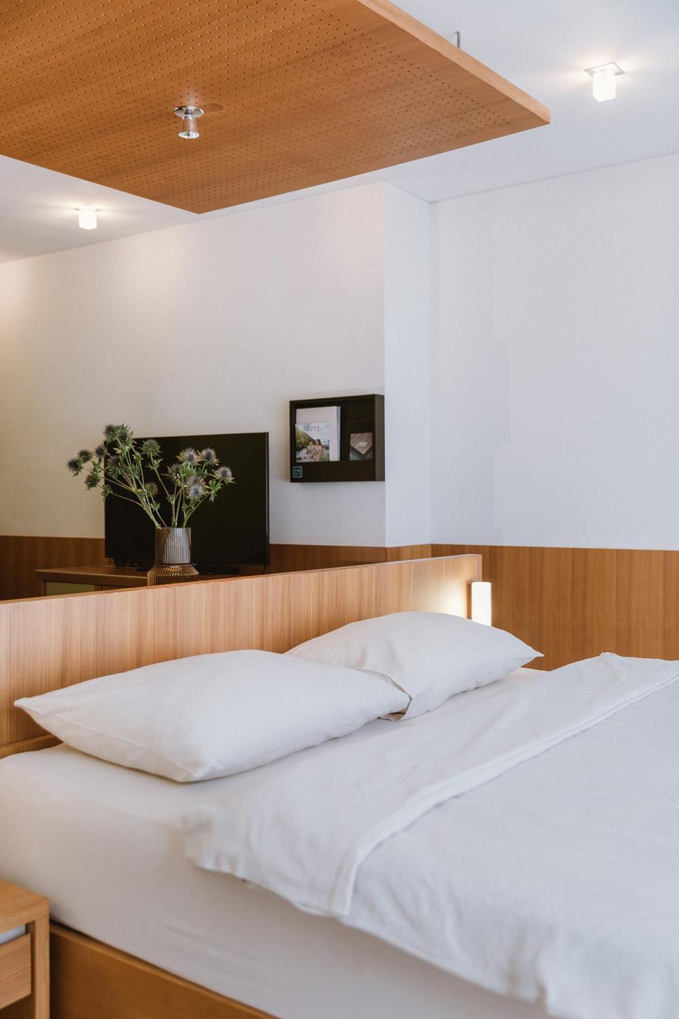 Lindenhof Pure Luxury & Spa Dolcevita Resort Натурно Екстер'єр фото