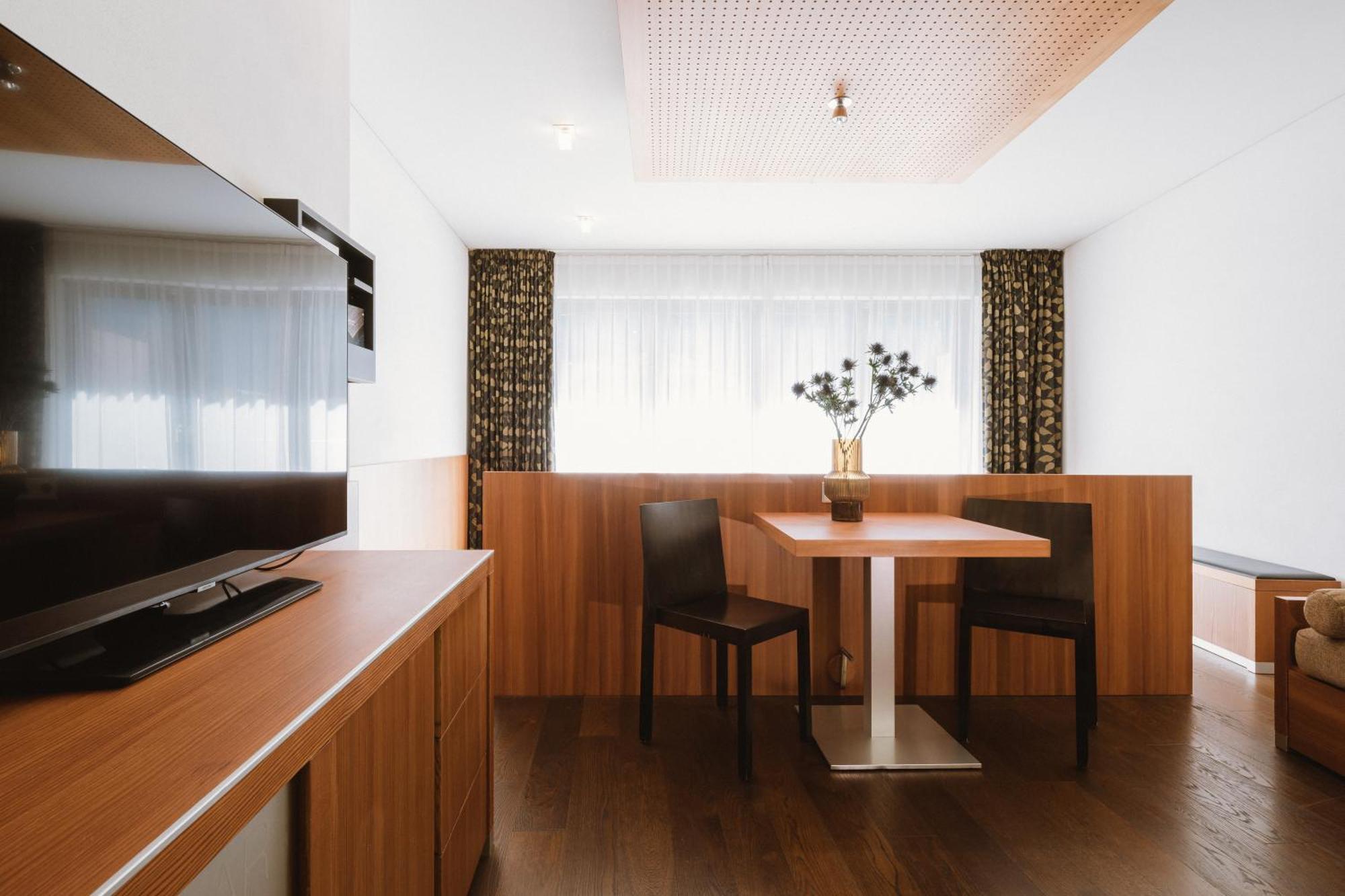 Lindenhof Pure Luxury & Spa Dolcevita Resort Натурно Екстер'єр фото